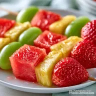 Brochetas de Fruta: Frescas y Coloridas