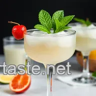 Daiquiri de Fresa F&aacute;cil: &iexcl;Un Trago Refrescante al Estilo Cubano!