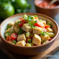La Mejor Ensalada de Pollo Cremosa con Manzana y Estrag&oacute;n