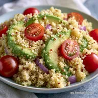 Ensalada de Quinoa y Aguacate con Tomate