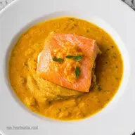 Salm&oacute;n al Curry Cremoso de Coco Un Fest&iacute;n Tropical