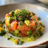 Tartar salm&oacute;n y aguacate: Recipe Ready in 15 Minutes