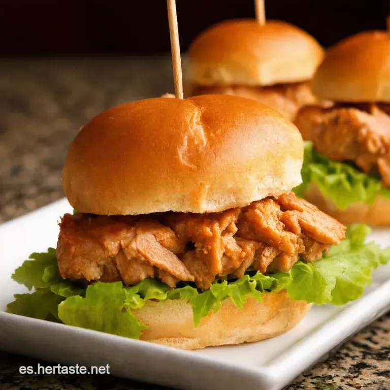 Dulce Tentaci&oacute;n Hawaiana Mini S&aacute;ndwiches De Pavo Y Queso Agridulces presentation